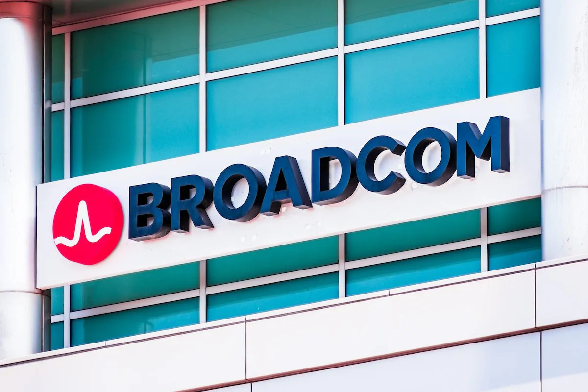 VMware bajo Broadcom: Aumentos de precio del 800% al 1,500% generan quejas en Europa